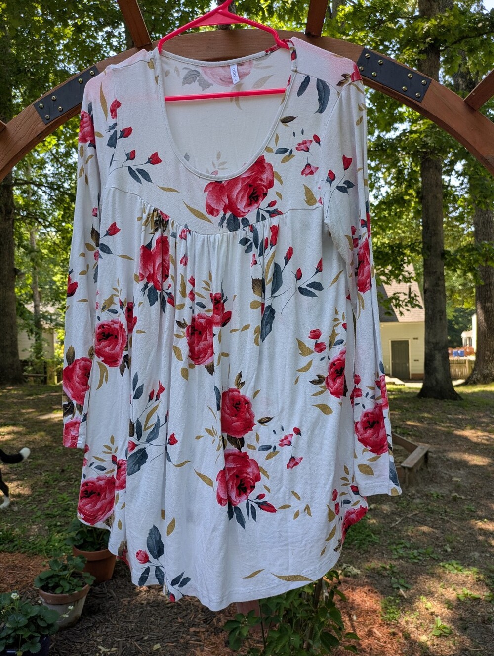 $3/15 Floral Scoop Neck Long-Sleeve Women's Top - White with Pink Roses L